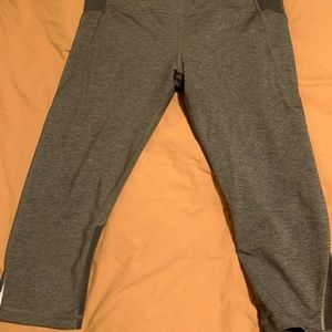Lululemon crop workout pants